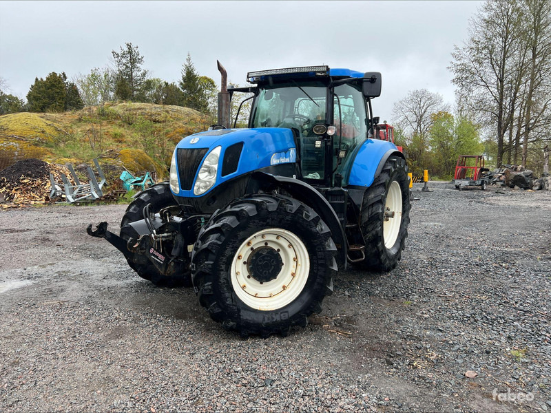 New Holland T7040 - Tractor: foto 1 New Holland T7040 - Tractor: foto 1