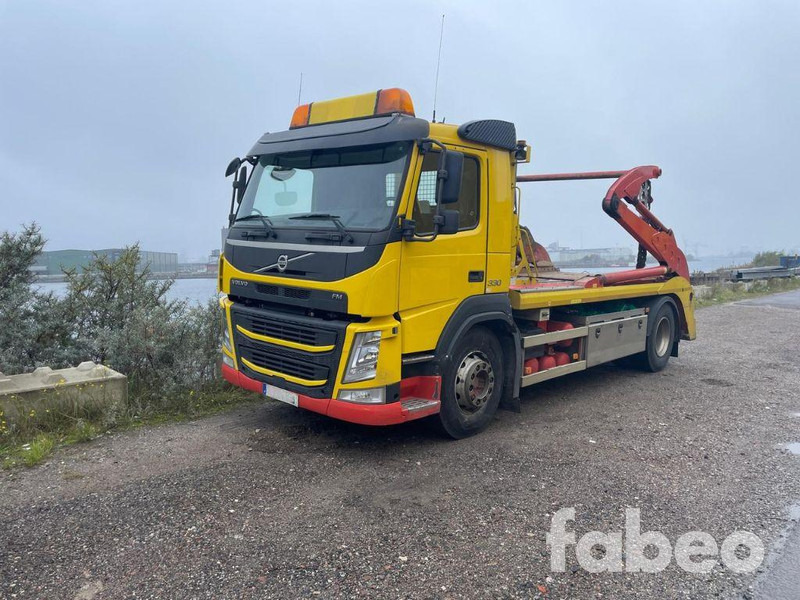 Volvo FM330 Liftdumper (107911) - Camión portacontenedor de cadenas: foto 1 Volvo FM330 Liftdumper (107911) - Camión portacontenedor de cadenas: foto 1
