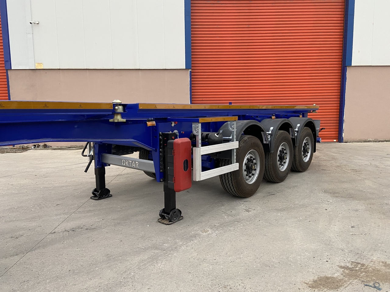 OKTAR CONTAINER TIPPER TRAILER ADR 2023 - Semirremolque portacontenedore/ Intercambiable: foto 5 OKTAR CONTAINER TIPPER TRAILER ADR 2023 - Semirremolque portacontenedore/ Intercambiable: foto 5