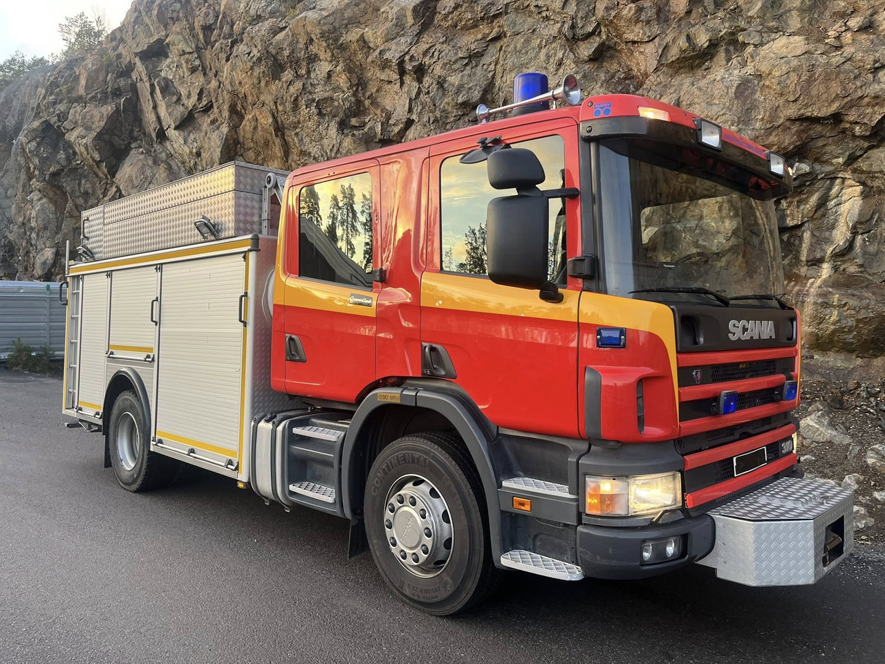 SCANIA P94GB 4x2 NZ310 - Fire engine - RESERVERAD !! - Camión de bomberos: foto 4 SCANIA P94GB 4x2 NZ310 - Fire engine - RESERVERAD !! - Camión de bomberos: foto 4