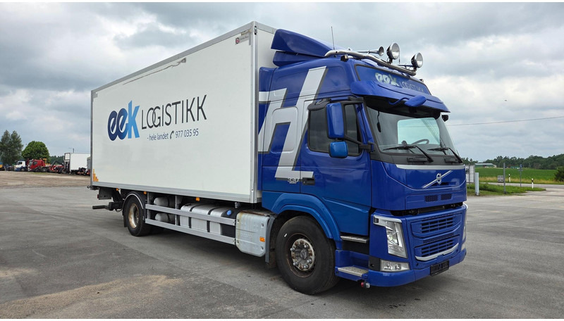 Volvo FM330 4X2 - Camión caja cerrada: foto 2 Volvo FM330 4X2 - Camión caja cerrada: foto 2