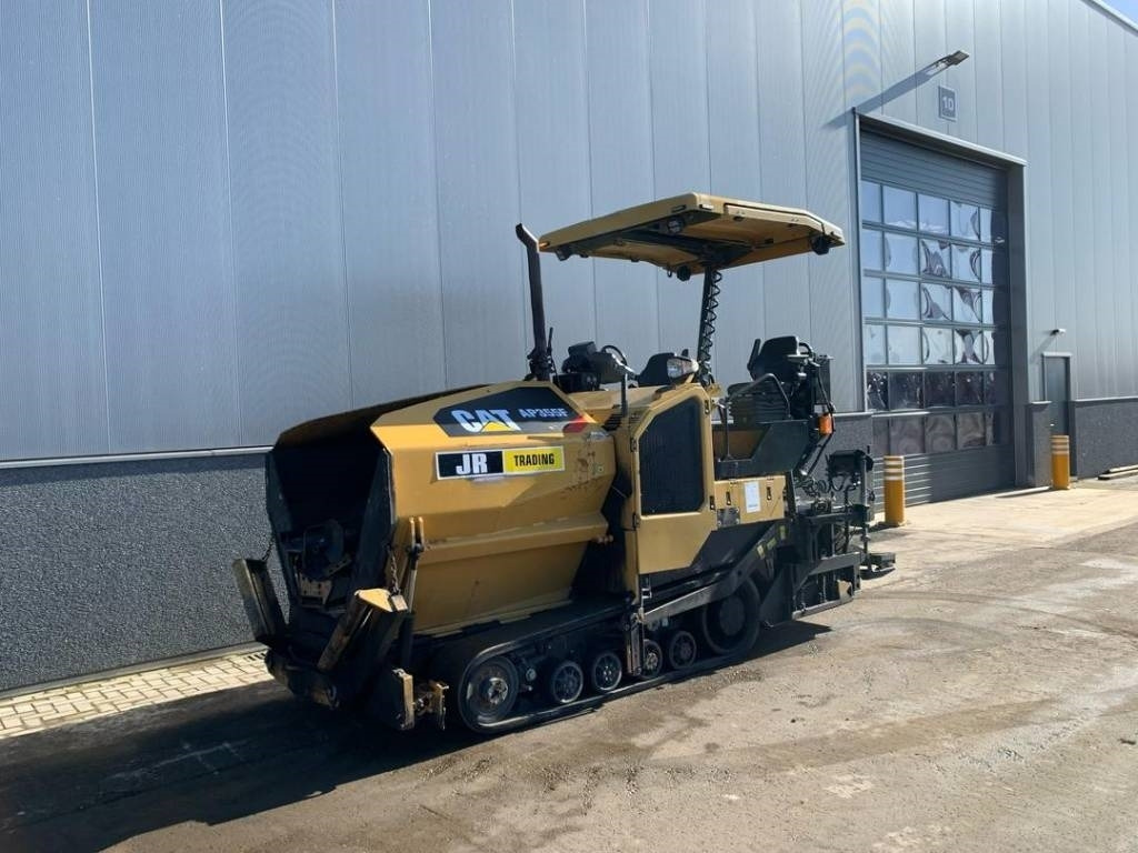 CAT AP355F - Pavimentadora de asfalto: foto 2 CAT AP355F - Pavimentadora de asfalto: foto 2