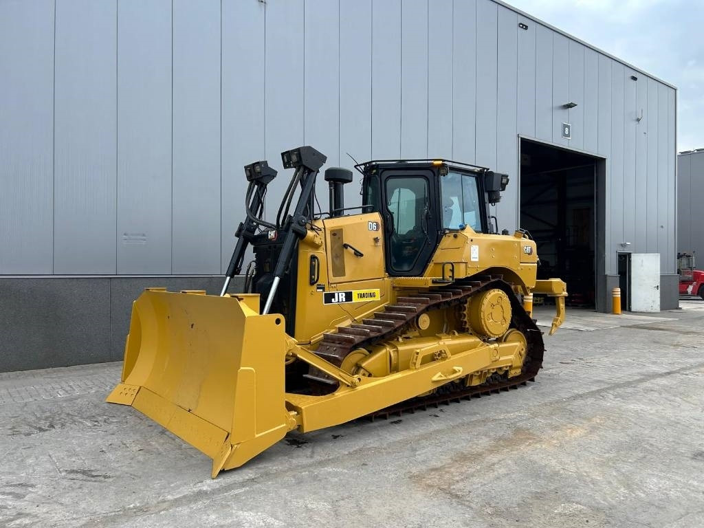 CAT D 6 XL (LOW HOURS - CE CERTIFIED) - Bulldozer: foto 2 CAT D 6 XL (LOW HOURS - CE CERTIFIED) - Bulldozer: foto 2