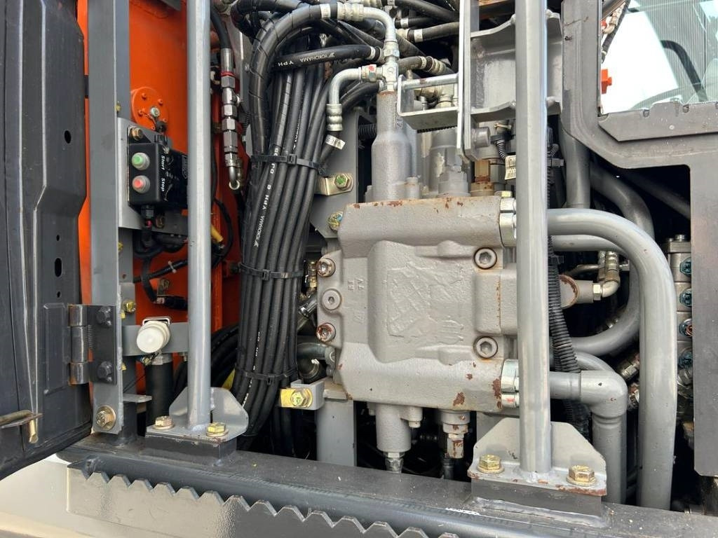 Leasing para Hitachi ZX 140 W-5B  Hitachi ZX 140 W-5B: foto 16