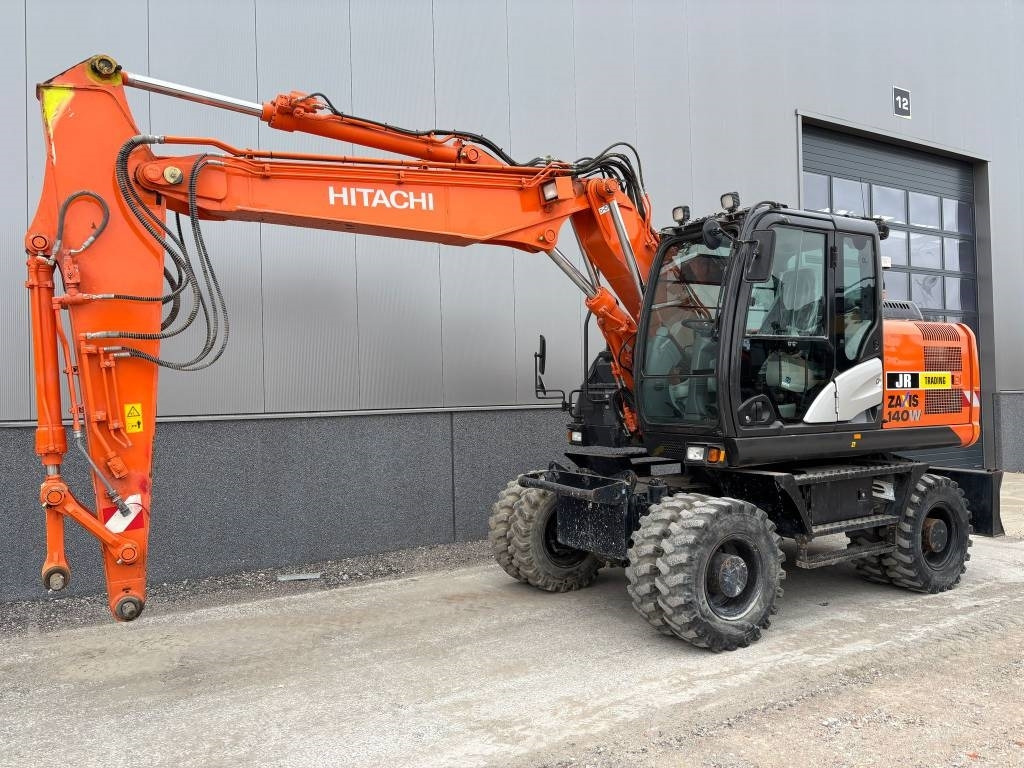 Hitachi ZX 140 W-5B - Excavadora de ruedas: foto 2 Hitachi ZX 140 W-5B - Excavadora de ruedas: foto 2