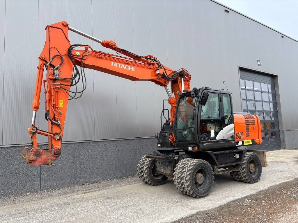 Hitachi ZX 170 W-5 B (low hours/new tires) - Excavadora de ruedas: foto 2 Hitachi ZX 170 W-5 B (low hours/new tires) - Excavadora de ruedas: foto 2