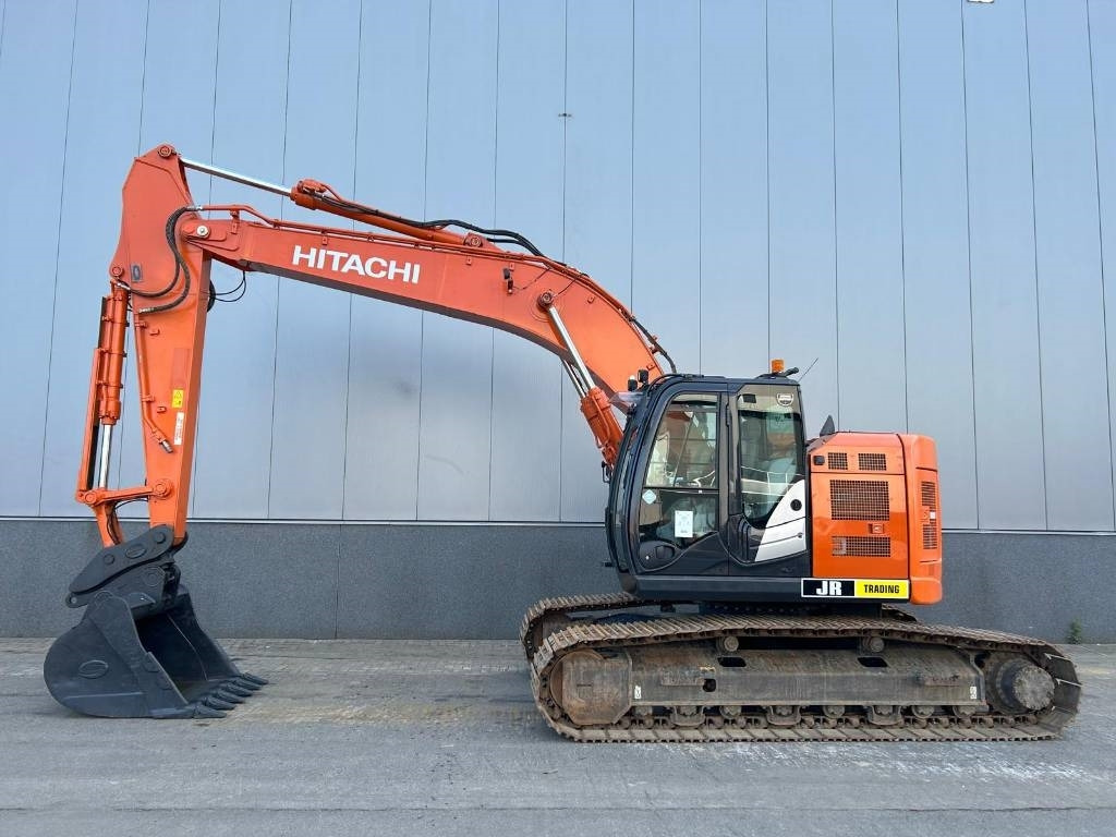 Hitachi ZX 225 US LC-6 - Excavadora de cadenas: foto 1 Hitachi ZX 225 US LC-6 - Excavadora de cadenas: foto 1