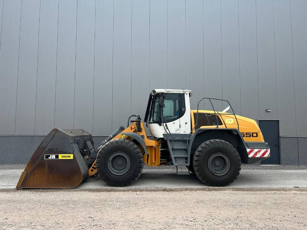 Liebherr L 550 (Comes with High-tip - Mit Hochkipper) - Cargadora de ruedas: foto 1 Liebherr L 550 (Comes with High-tip - Mit Hochkipper) - Cargadora de ruedas: foto 1