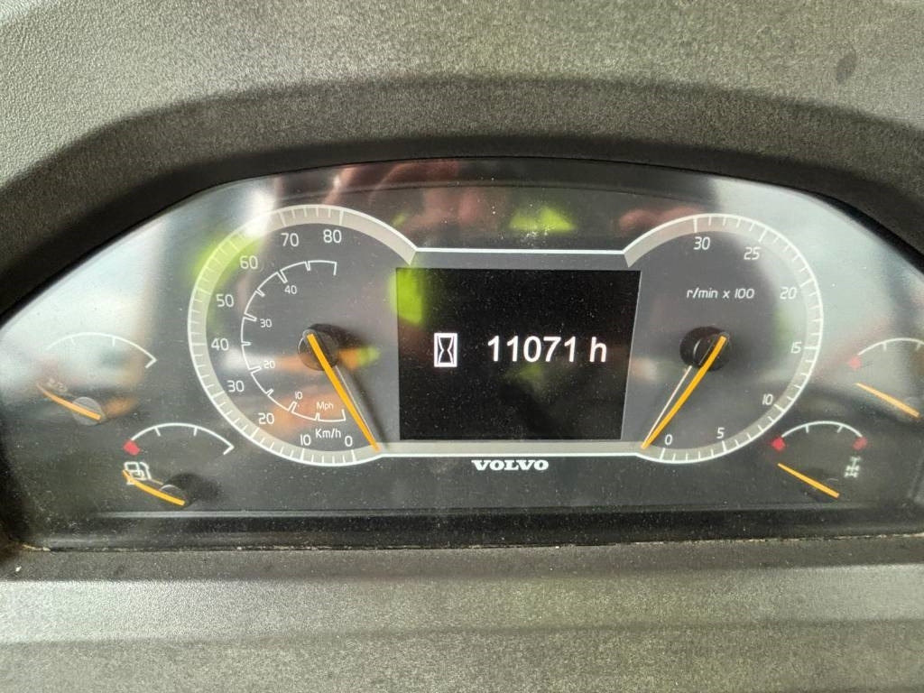 Dúmper articulado Volvo A 25 G: foto 11