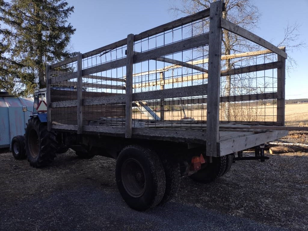 Klapikärry Kippivaunu - Remolque volquete agrícola: foto 1 Klapikärry Kippivaunu - Remolque volquete agrícola: foto 1