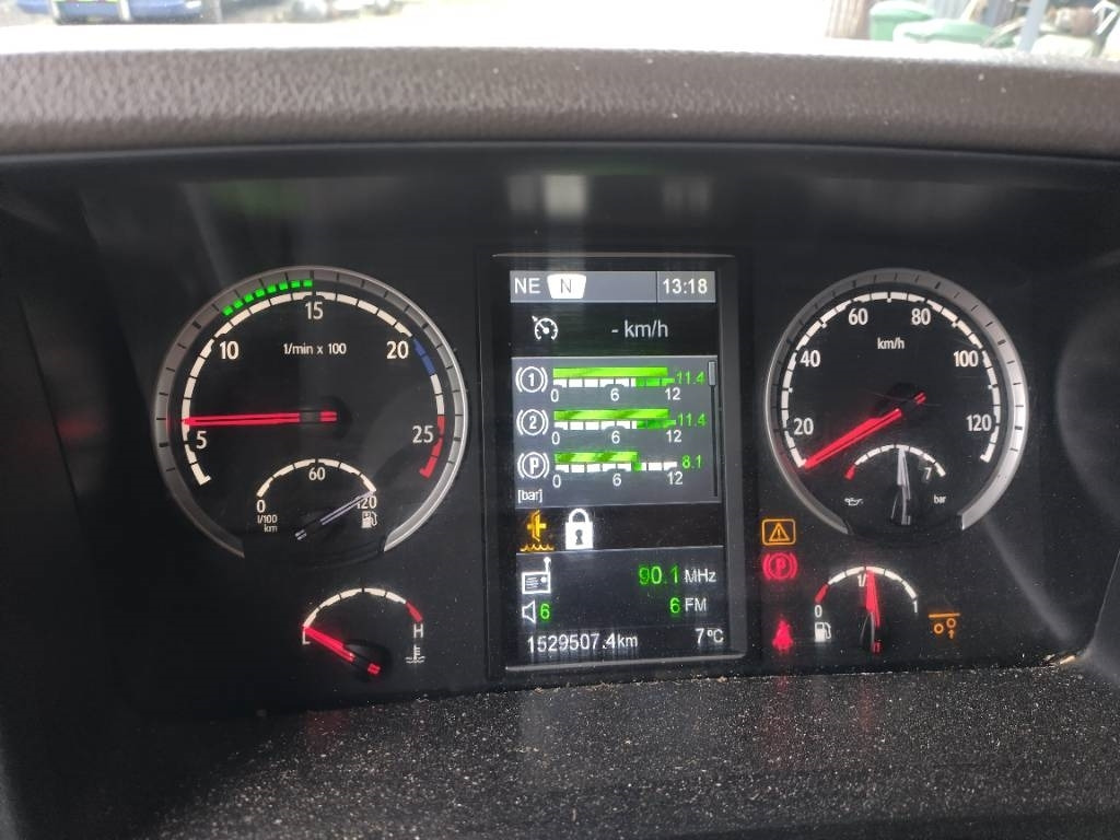 Camión caja cerrada Scania R 580 8x2 ketjupurku kori 50mottia: foto 8