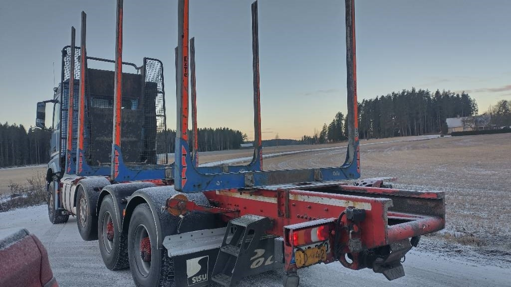 Sisu 625 Polar puuauto, Fuller , SIISTI AUTO - Camión forestal: foto 3 Sisu 625 Polar puuauto, Fuller , SIISTI AUTO - Camión forestal: foto 3