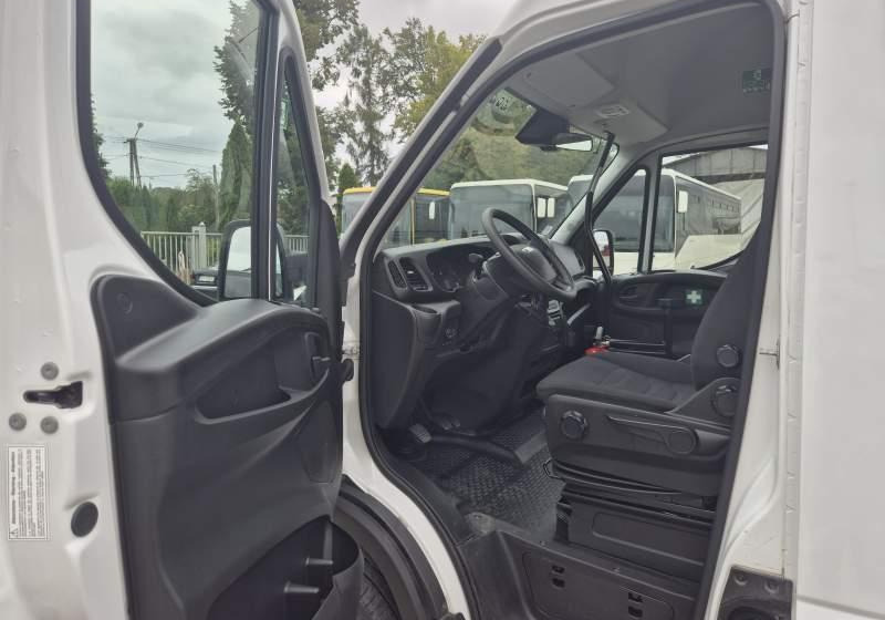 Minibús, Furgoneta de pasajeros Iveco A60C15 DAILY / SPROWADZONE / EURO 6 / 39 000 KM: foto 6
