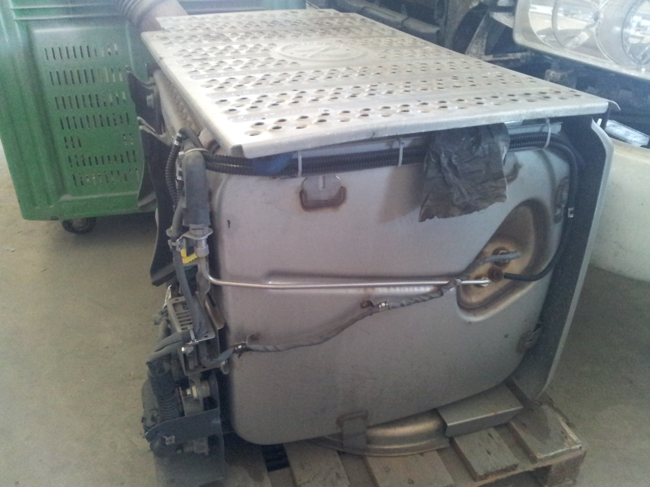 MERCEDES-BENZ Actros , EURO5, EURO6, exhaust after treatment, silencer, 006490 catalyst - Convertidor catalítico para Camión: foto 2 MERCEDES-BENZ Actros , EURO5, EURO6, exhaust after treatment, silencer, 006490 catalyst - Convertidor catalítico para Camión: foto 2