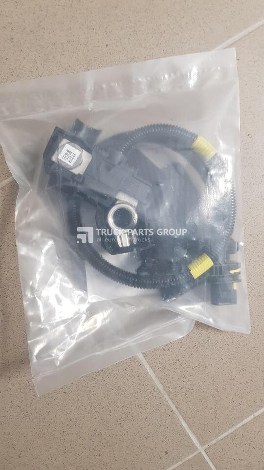 RENAULT RENAULT T series, T RANGE GAMA EURO 6, 7423937504, 23242412, batteries sensor, batteries connection control unit - Acumulador para Camión: foto 1 RENAULT RENAULT T series, T RANGE GAMA EURO 6, 7423937504, 23242412, batteries sensor, batteries connection control unit - Acumulador para Camión: foto 1