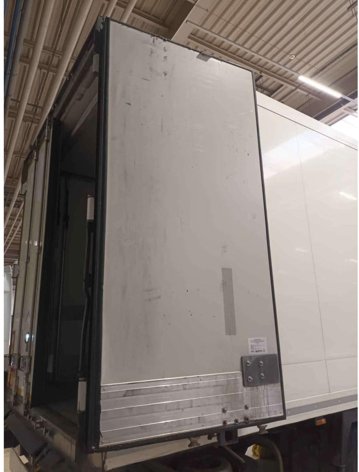 2018 Krone SDR Double Deck Cool Liner FP45 ThermoKing SLXi 300 Lifting Axle - Semirremolque frigorífico: foto 4 2018 Krone SDR Double Deck Cool Liner FP45 ThermoKing SLXi 300 Lifting Axle - Semirremolque frigorífico: foto 4