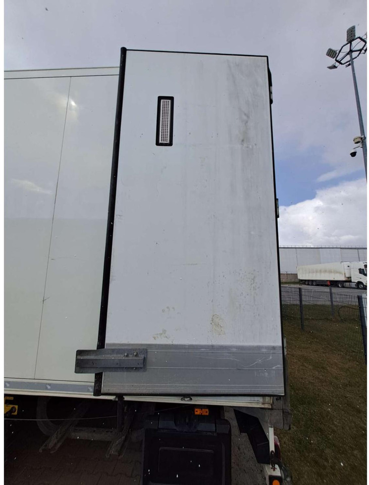 2019/2020 Schmitz Cargobull SKO FP 60 ThermoKing SLXi 300 - Semirremolque frigorífico: foto 5 2019/2020 Schmitz Cargobull SKO FP 60 ThermoKing SLXi 300 - Semirremolque frigorífico: foto 5