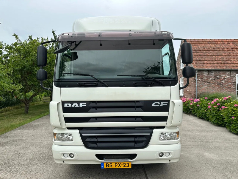 DAF CF 75.250 / NL TRUCK / EURO 5 / 4X2 / HYDRAULIC RAMPS / FULL AIR - Camión portavehículos: foto 2 DAF CF 75.250 / NL TRUCK / EURO 5 / 4X2 / HYDRAULIC RAMPS / FULL AIR - Camión portavehículos: foto 2