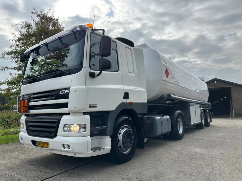 DAF CF 85.360 / NL TRUCK COMBI WITH NL TRAILER DIJSEL / 5 COMP. 37,2 m3 / EURO 5 - Camión cisterna: foto 1 DAF CF 85.360 / NL TRUCK COMBI WITH NL TRAILER DIJSEL / 5 COMP. 37,2 m3 / EURO 5 - Camión cisterna: foto 1