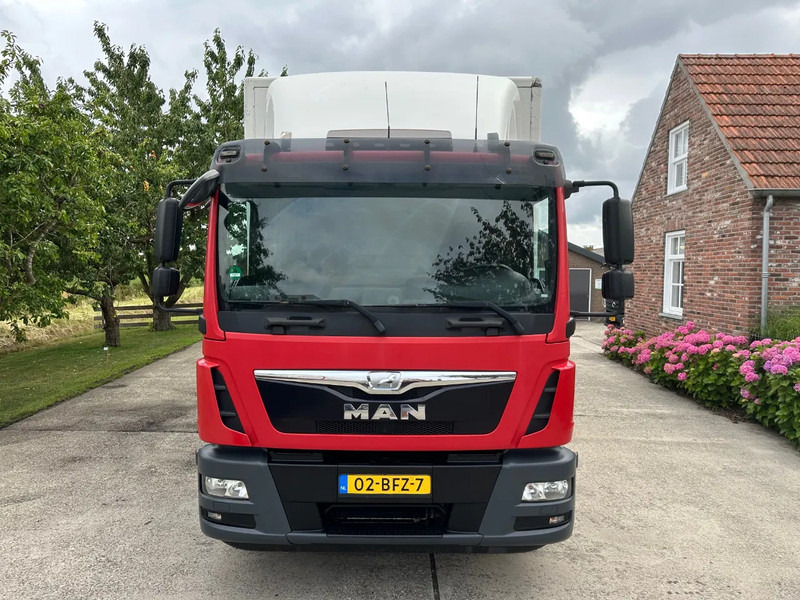 MAN TGM 15.250 / NL TRUCK / EURO 6 / NEW TYRES / NEW TACHO!! / BOX + LOADLIFT 2t - Camión caja cerrada: foto 2 MAN TGM 15.250 / NL TRUCK / EURO 6 / NEW TYRES / NEW TACHO!! / BOX + LOADLIFT 2t - Camión caja cerrada: foto 2