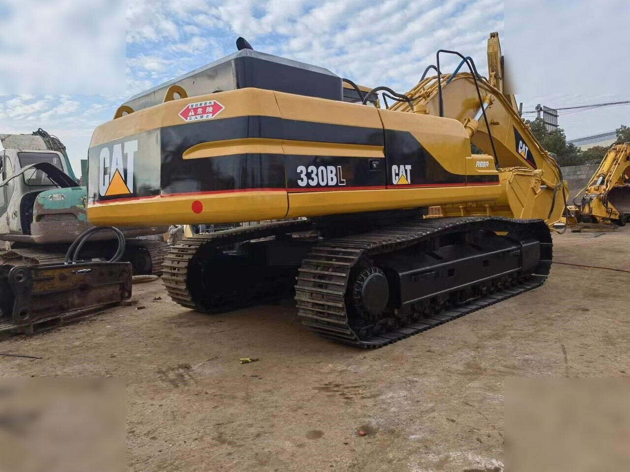 CATERPILLAR 330BL - Excavadora de cadenas: foto 1 CATERPILLAR 330BL - Excavadora de cadenas: foto 1