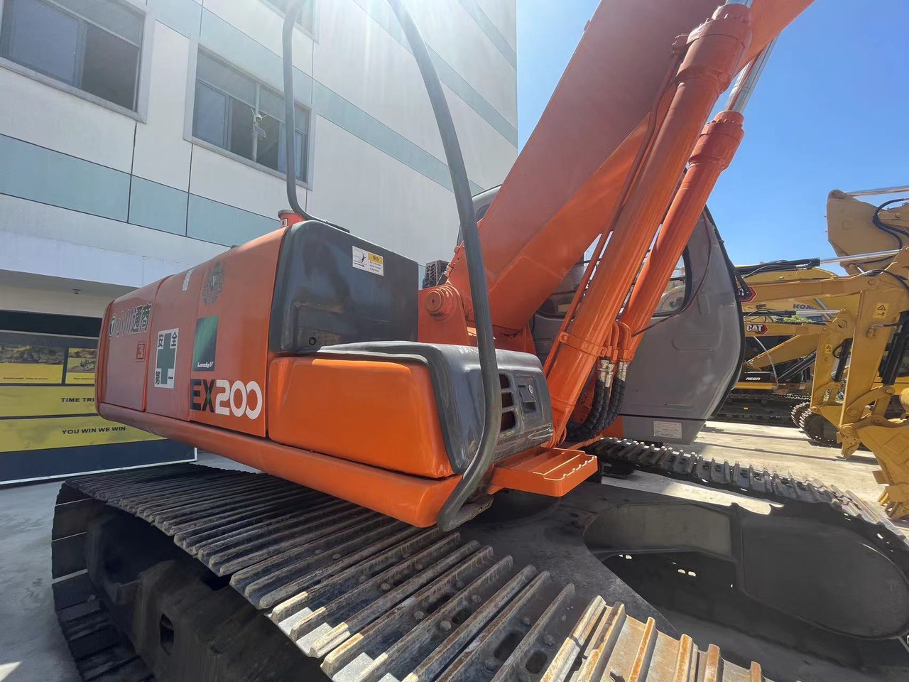HITACHI ZX200 - Excavadora de cadenas: foto 2 HITACHI ZX200 - Excavadora de cadenas: foto 2
