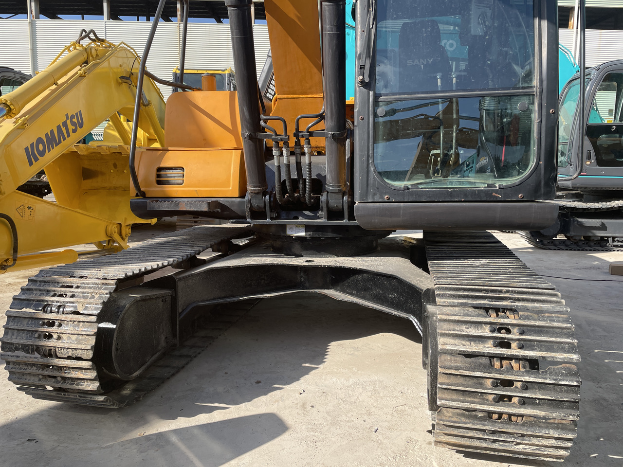 Excavadora de cadenas SANY SY135C: foto 6