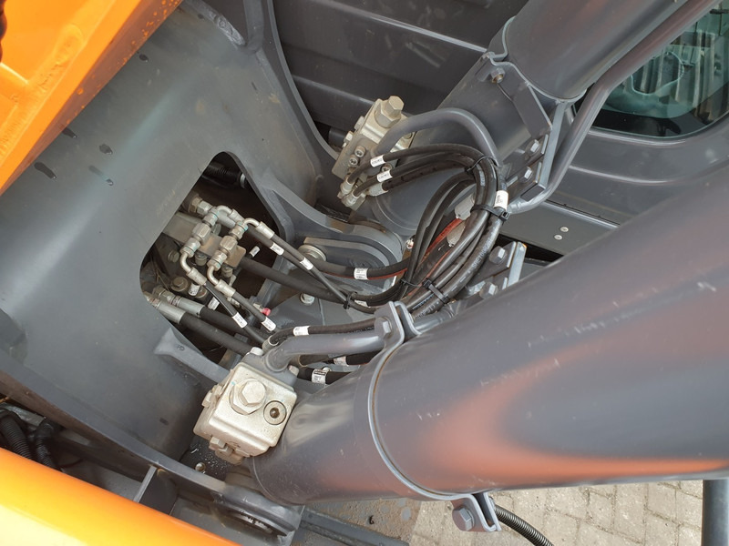 Excavadora de cadenas nuevo Develon DX140LC: foto 15