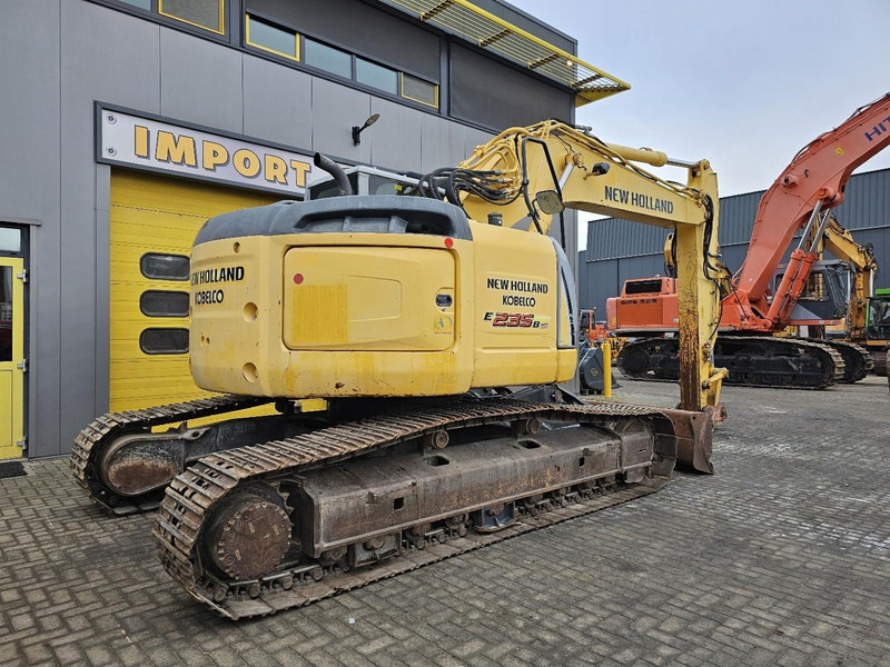 New Holland E235BSR-2 - Excavadora de cadenas: foto 5 New Holland E235BSR-2 - Excavadora de cadenas: foto 5
