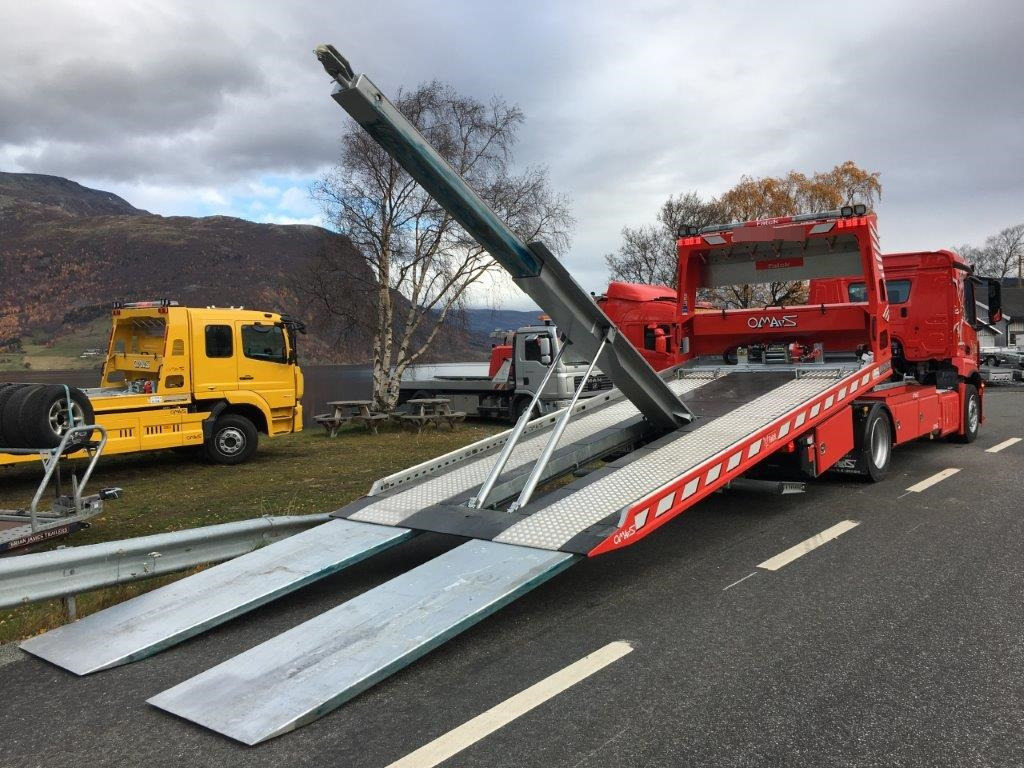 Mercedes-Benz ANTOS 1835 4x2 Omars 2x Winch Brille Load 8T - Grua de remolque autos: foto 2 Mercedes-Benz ANTOS 1835 4x2 Omars 2x Winch Brille Load 8T - Grua de remolque autos: foto 2