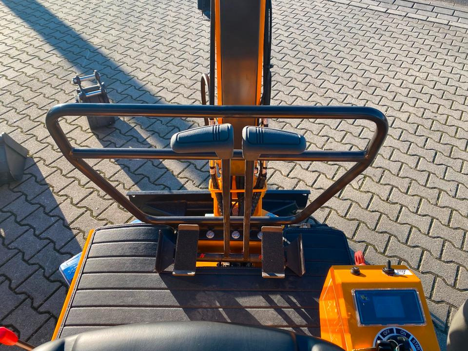 Minibagger BK1500JS *INKL.19% MWST*KUBOTA*BERGER KRAUS*JOYSTICK*SCHAUFELPAKET*SOFORT!* - Miniexcavadora: foto 5 Minibagger BK1500JS *INKL.19% MWST*KUBOTA*BERGER KRAUS*JOYSTICK*SCHAUFELPAKET*SOFORT!* - Miniexcavadora: foto 5