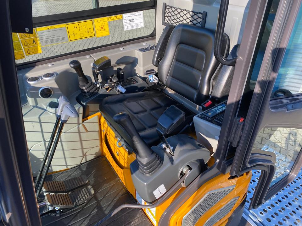 Miniexcavadora, Remolque Minibagger BK2000NKSR + Tieflader + Zubehör *INKL.19% MWST*BERGER KRAUS*KUBOTA* KLIMA*SCHWENKARM*VERSTELLFAHRWERK*: foto 12
