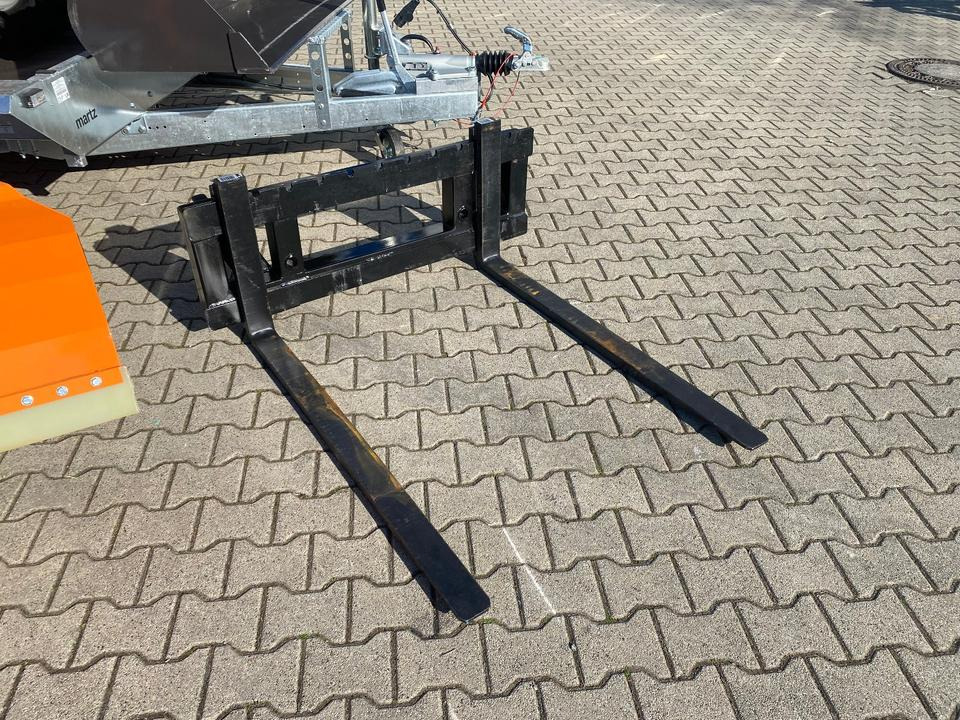 Radlader/Hoflader BK810 inkl. Tieflader und Winterpaket *INKL.19% MWST*BERGER KRAUS* KUBOTA*EURO*CE* - Cargadora articulada: foto 3 Radlader/Hoflader BK810 inkl. Tieflader und Winterpaket *INKL.19% MWST*BERGER KRAUS* KUBOTA*EURO*CE* - Cargadora articulada: foto 3