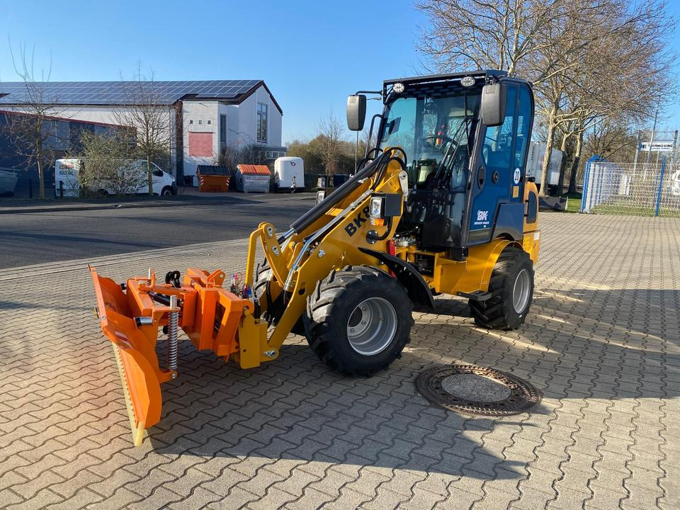 Radlader/Hoflader BK810 inkl. Winter-Komplettpaket *INKL.19% MWST*BERGER KRAUS* KUBOTA*EURO*CE* - Cargadora articulada: foto 4 Radlader/Hoflader BK810 inkl. Winter-Komplettpaket *INKL.19% MWST*BERGER KRAUS* KUBOTA*EURO*CE* - Cargadora articulada: foto 4