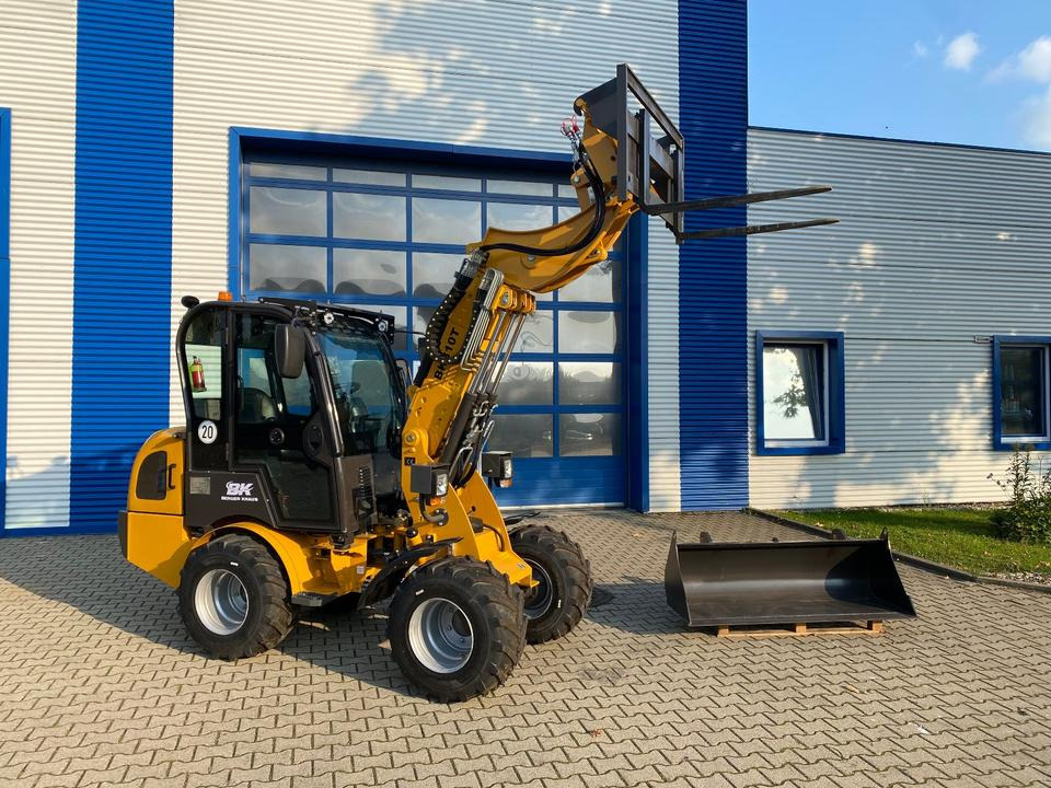Teleskoplader/Radlader BK810T inkl. Gabel/Schaufelpaket *INKL.19% MWST*BERGER KRAUS*KUBOTA*EURO*CE* - Cargadora de ruedas telescópica: foto 2 Teleskoplader/Radlader BK810T inkl. Gabel/Schaufelpaket *INKL.19% MWST*BERGER KRAUS*KUBOTA*EURO*CE* - Cargadora de ruedas telescópica: foto 2