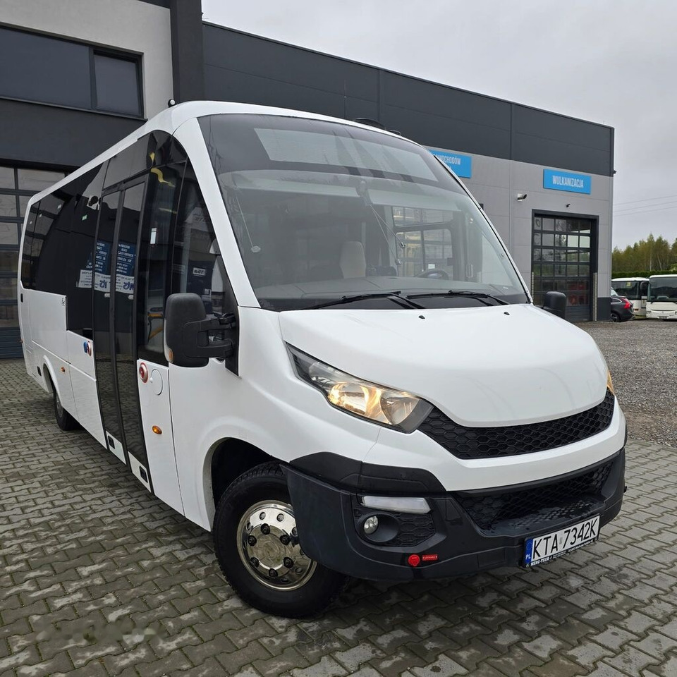 IVECO FIRST - AIRCO + WEBASTO + 29 PLACE - EURO VI - Autobús urbano: foto 1 IVECO FIRST - AIRCO + WEBASTO + 29 PLACE - EURO VI - Autobús urbano: foto 1