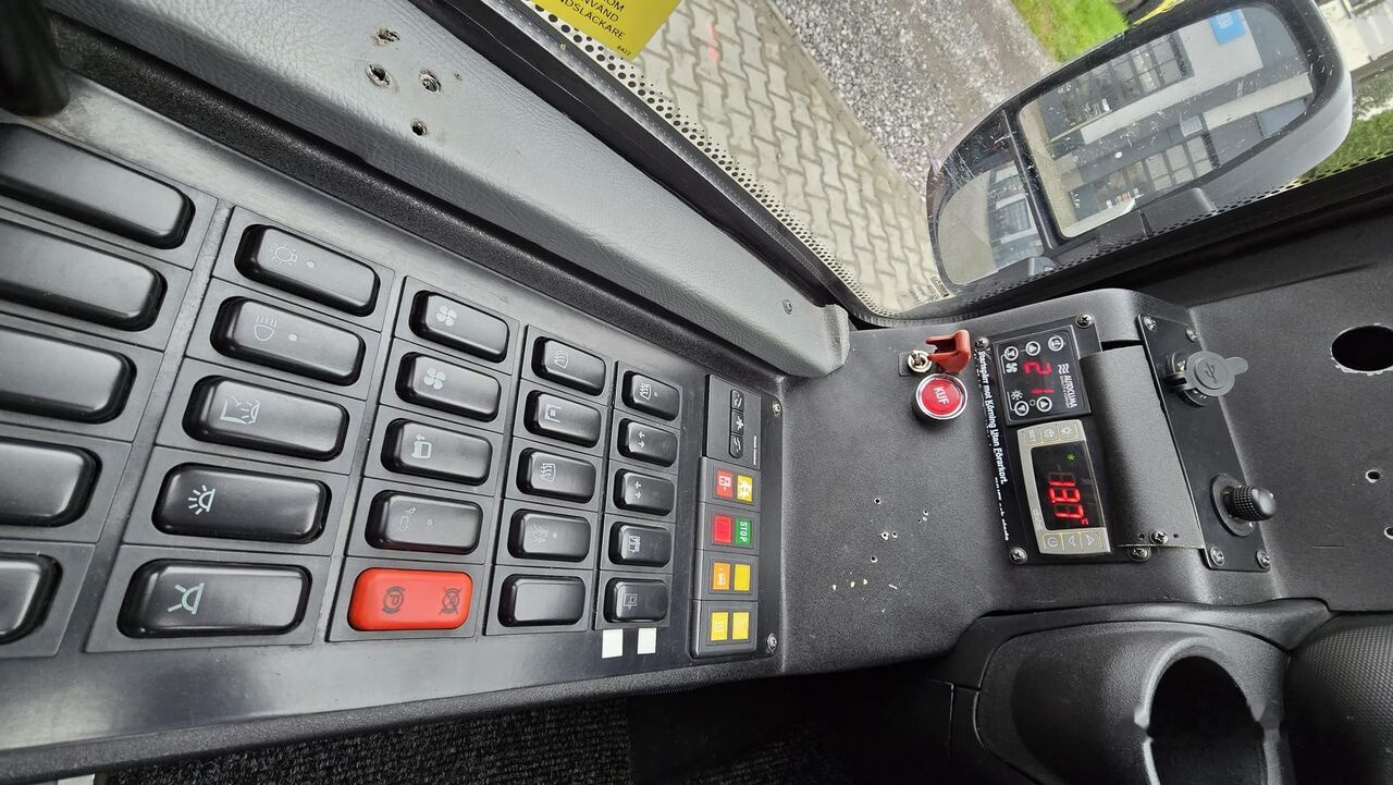 IVECO FIRST - AIRCO + WEBASTO + 29 PLACE - EURO VI - Autobús urbano: foto 5 IVECO FIRST - AIRCO + WEBASTO + 29 PLACE - EURO VI - Autobús urbano: foto 5