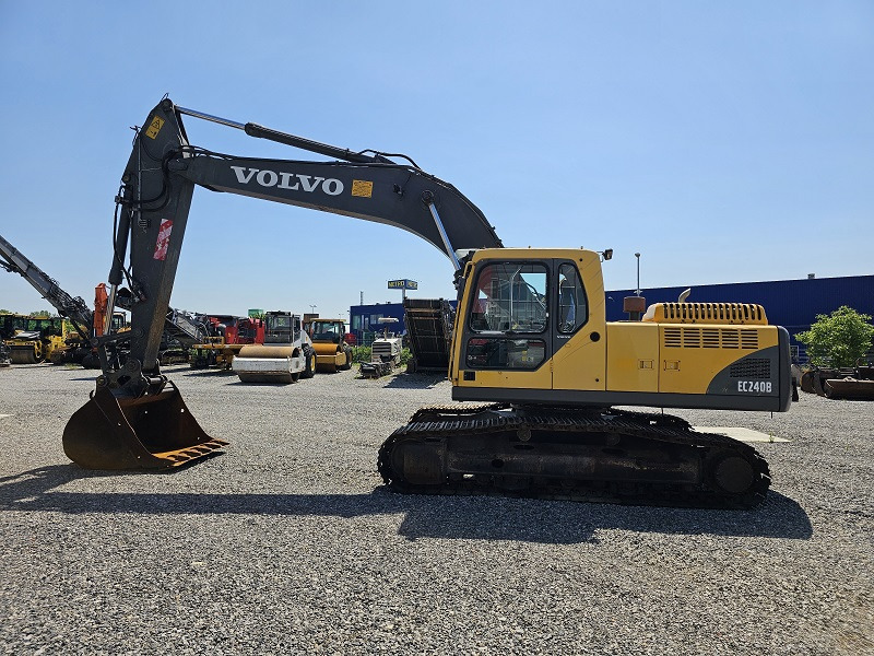 VOLVO EC240BNLC - Excavadora de cadenas: foto 2 VOLVO EC240BNLC - Excavadora de cadenas: foto 2