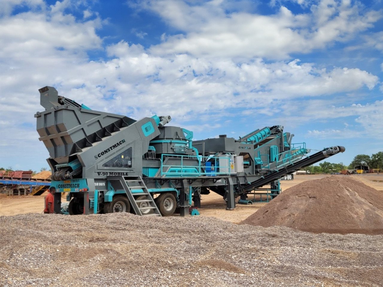 Constmach Mobiler Prallbrecher mit vertikaler Welle und einer Kapazität von 250 t/h - Trituradora móvil: foto 2 Constmach Mobiler Prallbrecher mit vertikaler Welle und einer Kapazität von 250 t/h - Trituradora móvil: foto 2