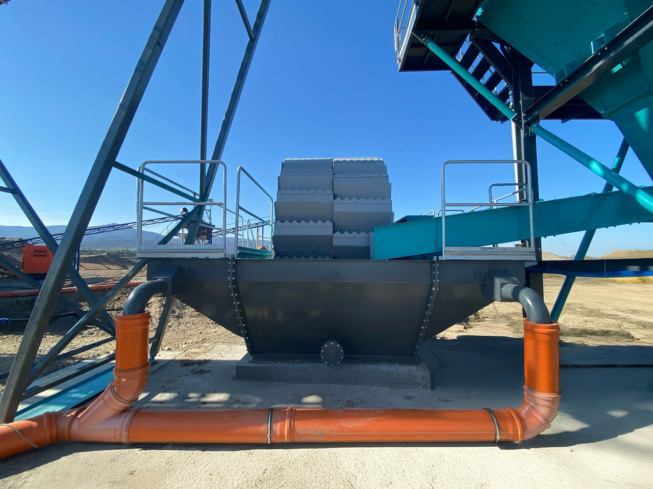 Constmach Wheeled Bucket Sand Washing Machine - Cribadora: foto 1 Constmach Wheeled Bucket Sand Washing Machine - Cribadora: foto 1