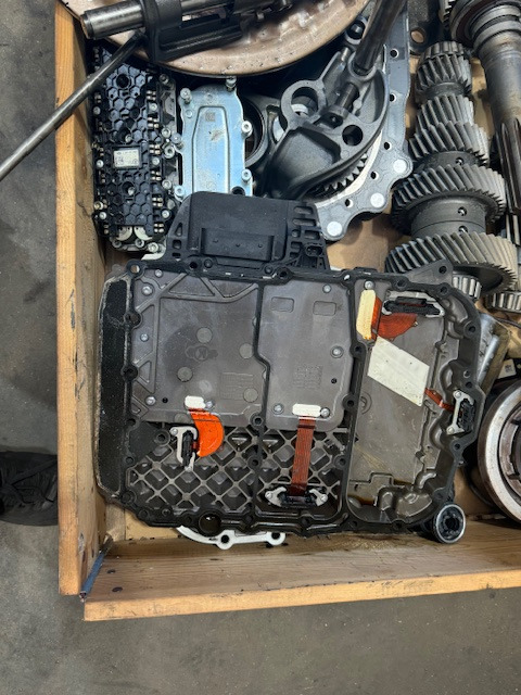 ZF Getriebesteller Oberteil TRAXON Deckel 0501331678 - Caja de cambios y piezas para Camión: foto 4 ZF Getriebesteller Oberteil TRAXON Deckel 0501331678 - Caja de cambios y piezas para Camión: foto 4