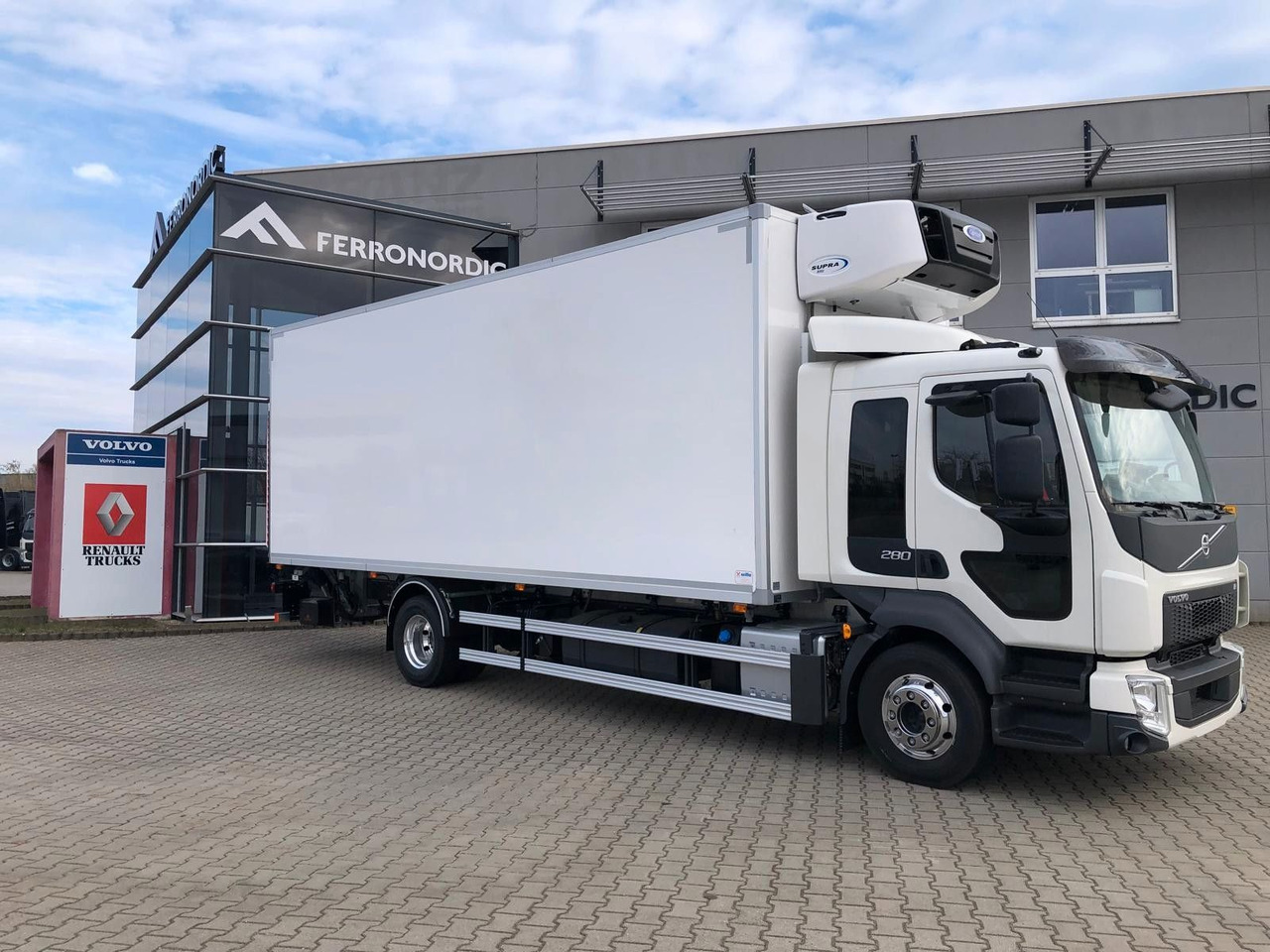 Volvo FL16.280 VollLuft*LBW *Carrier Supra850*a.Miete - Camión frigorífico: foto 1 Volvo FL16.280 VollLuft*LBW *Carrier Supra850*a.Miete - Camión frigorífico: foto 1
