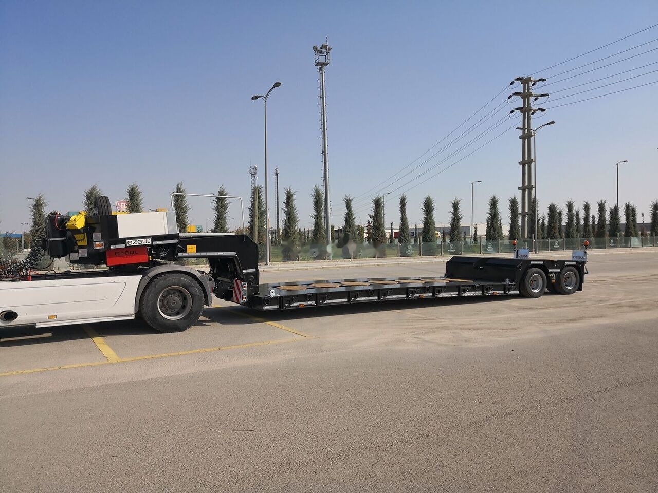 Özgül 2 AXLE LOW LOADER SEMI TRAILER - Semirremolque góndola rebajadas: foto 2 Özgül 2 AXLE LOW LOADER SEMI TRAILER - Semirremolque góndola rebajadas: foto 2