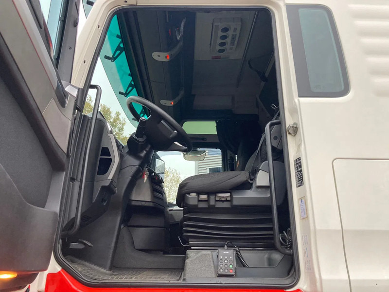 Foto del interior 1: Leasing para MAN TGX 41.540 8x4/4 BLS MAN TGX 41.540 8x4/4 BLS