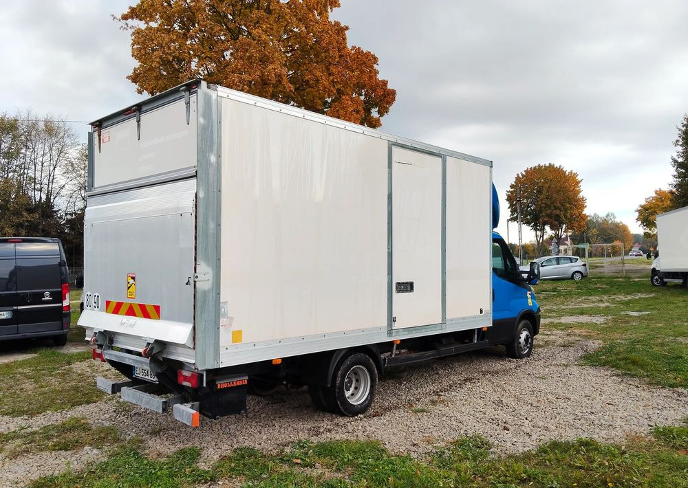 Iveco Daily 70C18 - Camión caja cerrada: foto 3 Iveco Daily 70C18 - Camión caja cerrada: foto 3
