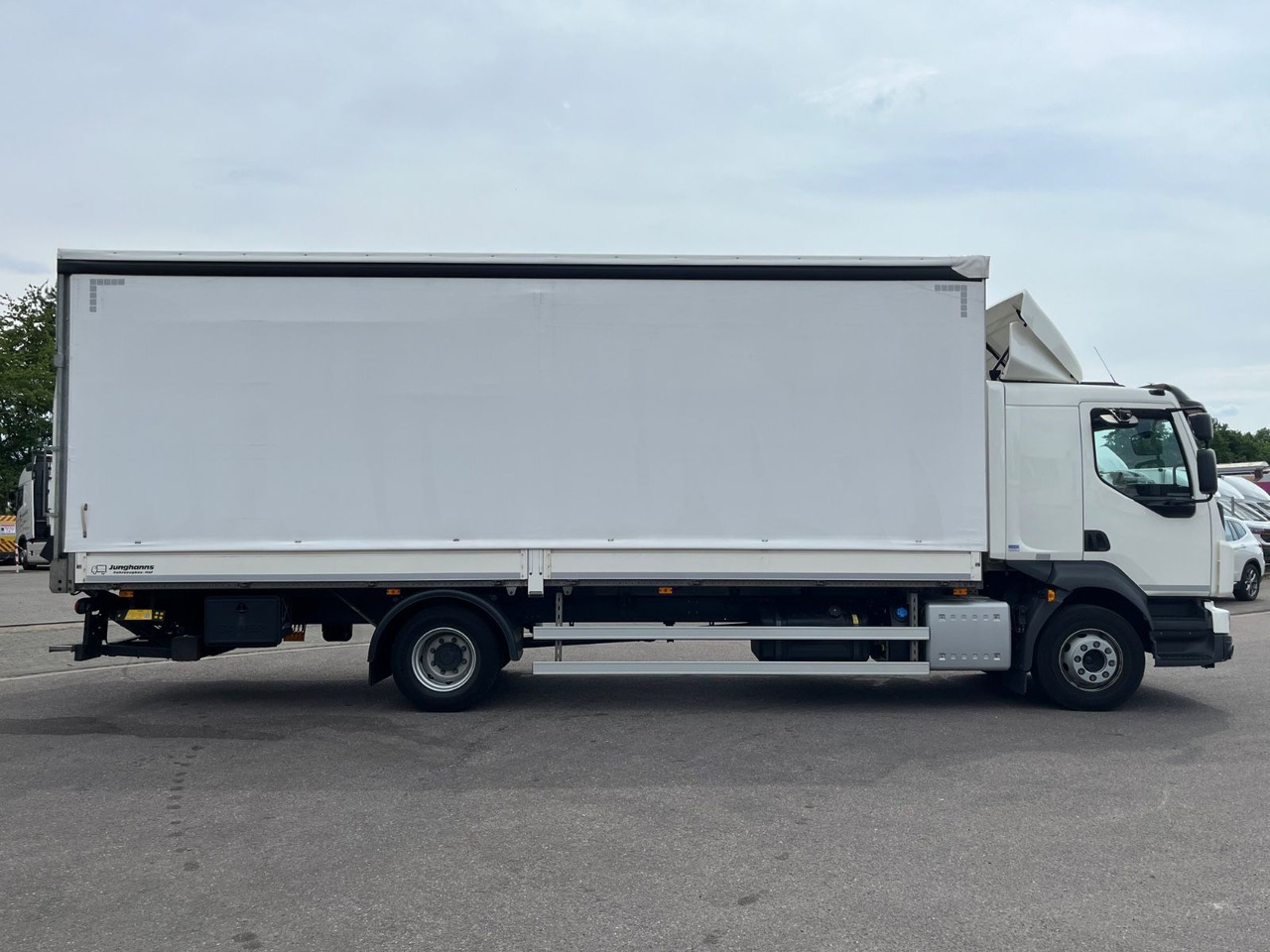 Volvo FL 14.245 Junghanns Schiebeplane LBW - Camión lona: foto 4 Volvo FL 14.245 Junghanns Schiebeplane LBW - Camión lona: foto 4