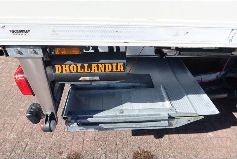 DAF CF 300 Koel/Vries Carrier iceland + Dhollandia 2500KG klep trenn wand - Camión frigorífico: foto 4 DAF CF 300 Koel/Vries Carrier iceland + Dhollandia 2500KG klep trenn wand - Camión frigorífico: foto 4