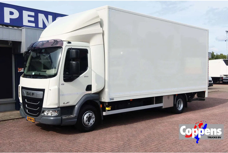 DAF LF 210 Bakwagen+ Dhollandia 1500 kg - Camión caja cerrada: foto 1 DAF LF 210 Bakwagen+ Dhollandia 1500 kg - Camión caja cerrada: foto 1