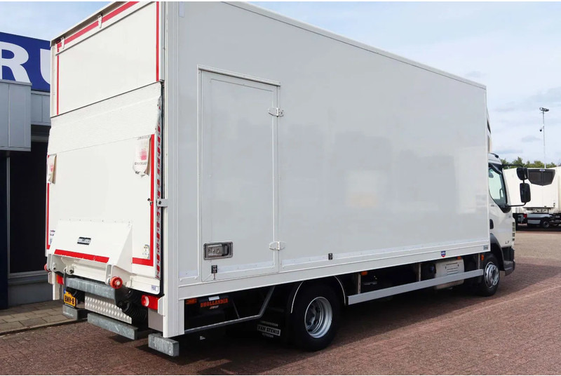 DAF LF 210 Bakwagen+ Dhollandia 1500 kg - Camión caja cerrada: foto 3 DAF LF 210 Bakwagen+ Dhollandia 1500 kg - Camión caja cerrada: foto 3
