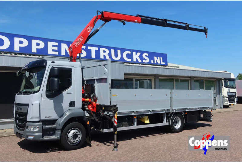 DAF LF 260 Open+Kraan Fassi F 85 V 023+Radio controle - Camión grúa: foto 1 DAF LF 260 Open+Kraan Fassi F 85 V 023+Radio controle - Camión grúa: foto 1